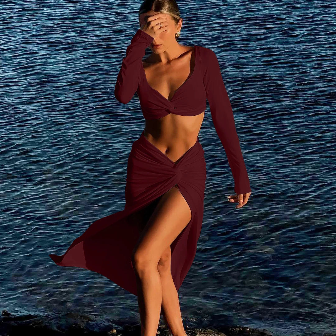 Ensemble Jupe Fendue & Top Croisé – Style Chic & Glamour