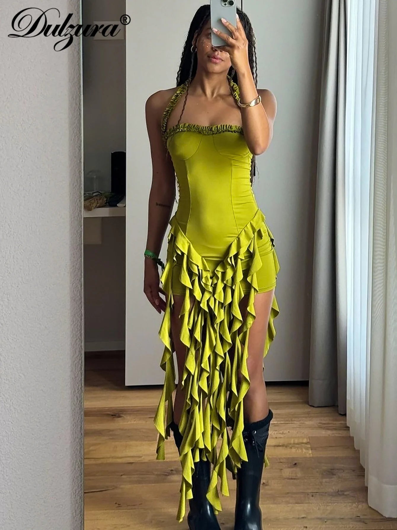 Robe Mini Franges Glamour – Coupe Sexy & Élégante