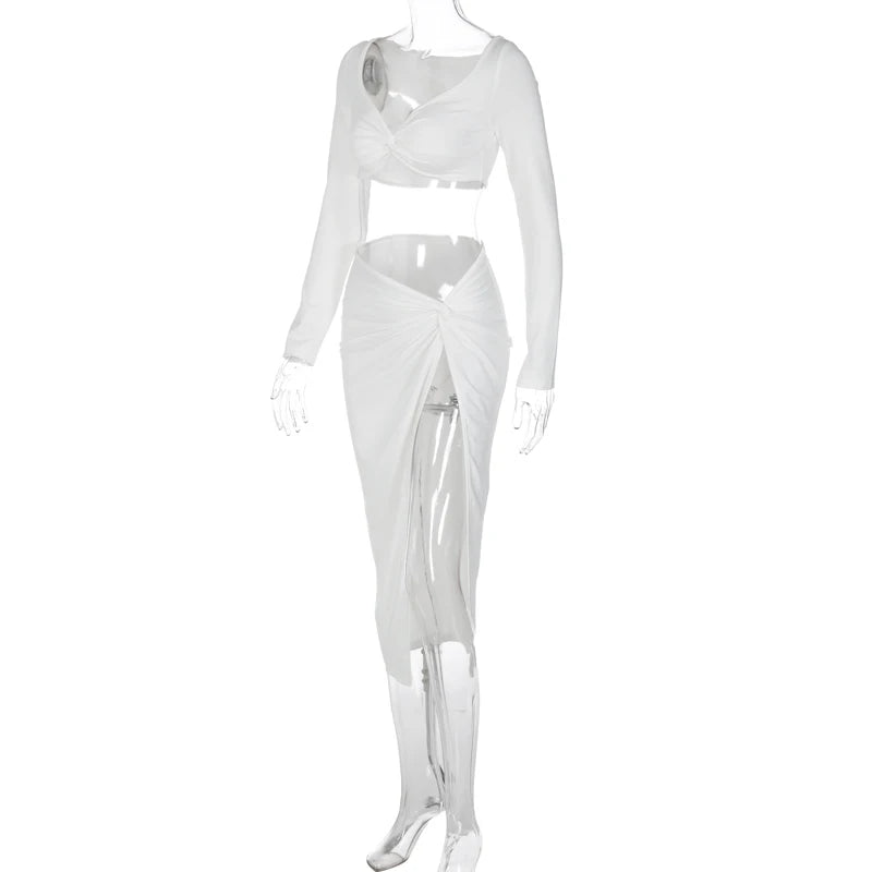 Ensemble Jupe Fendue & Top Croisé – Style Chic & Glamour
