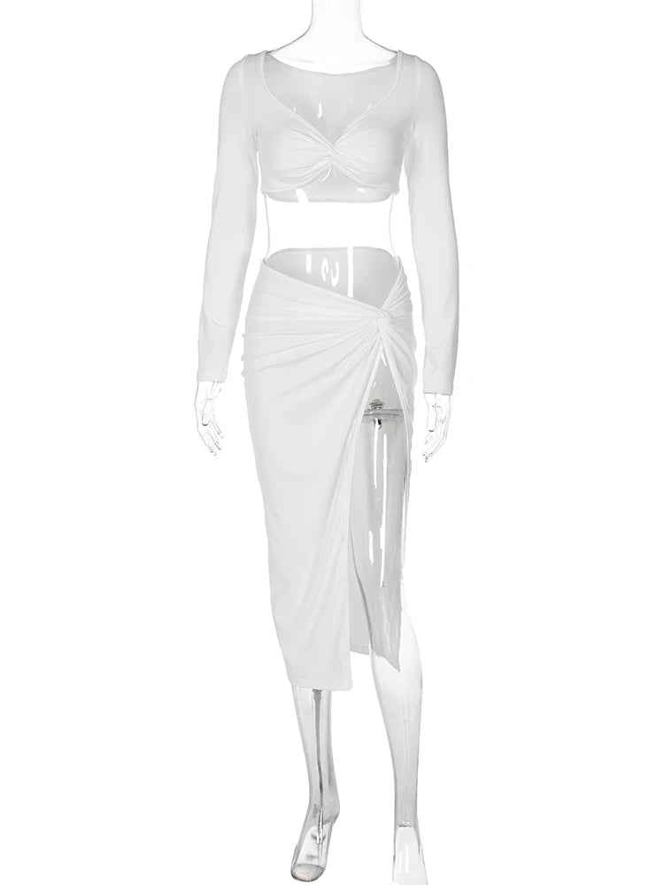 Ensemble Jupe Fendue & Top Croisé – Style Chic & Glamour