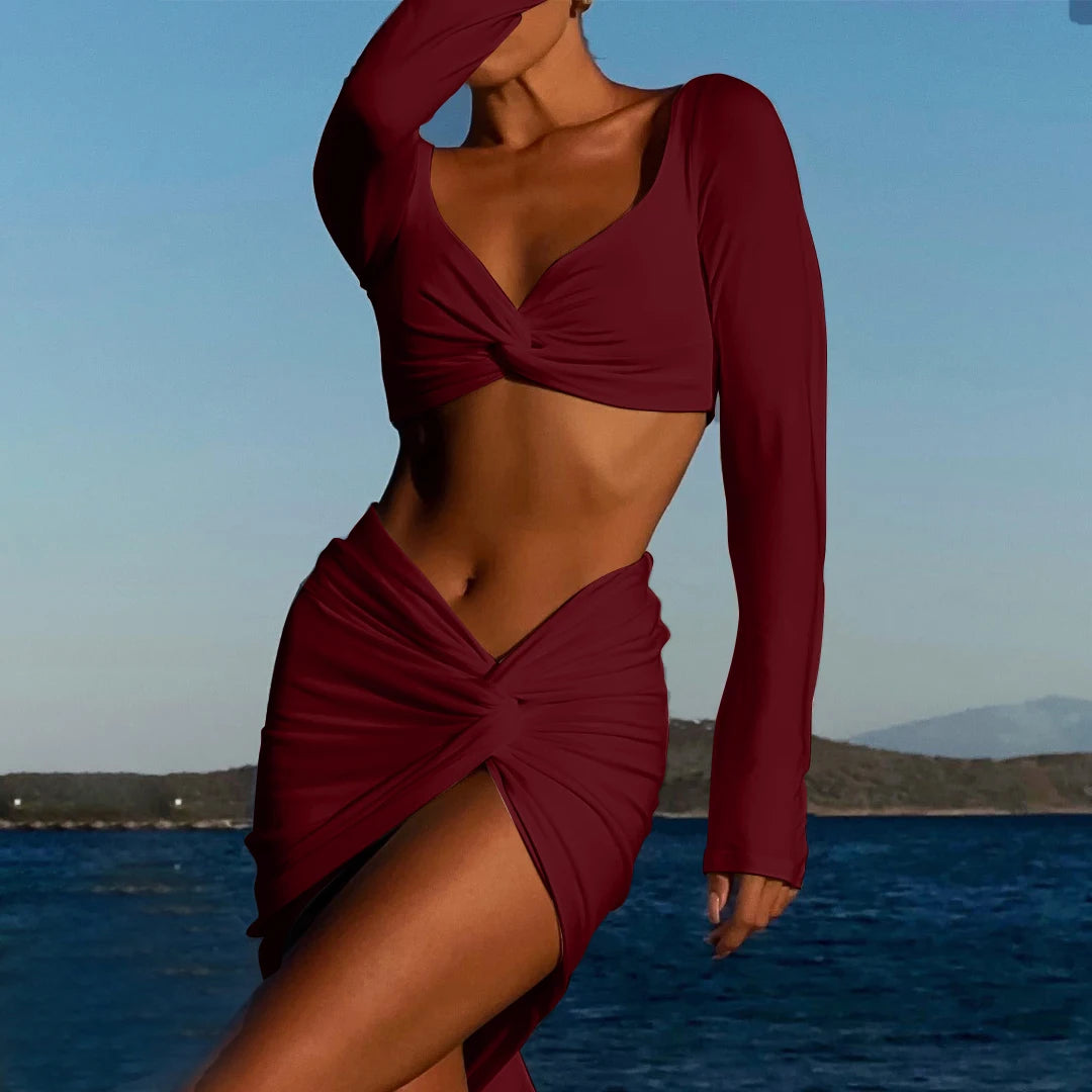 Ensemble Jupe Fendue & Top Croisé – Style Chic & Glamour