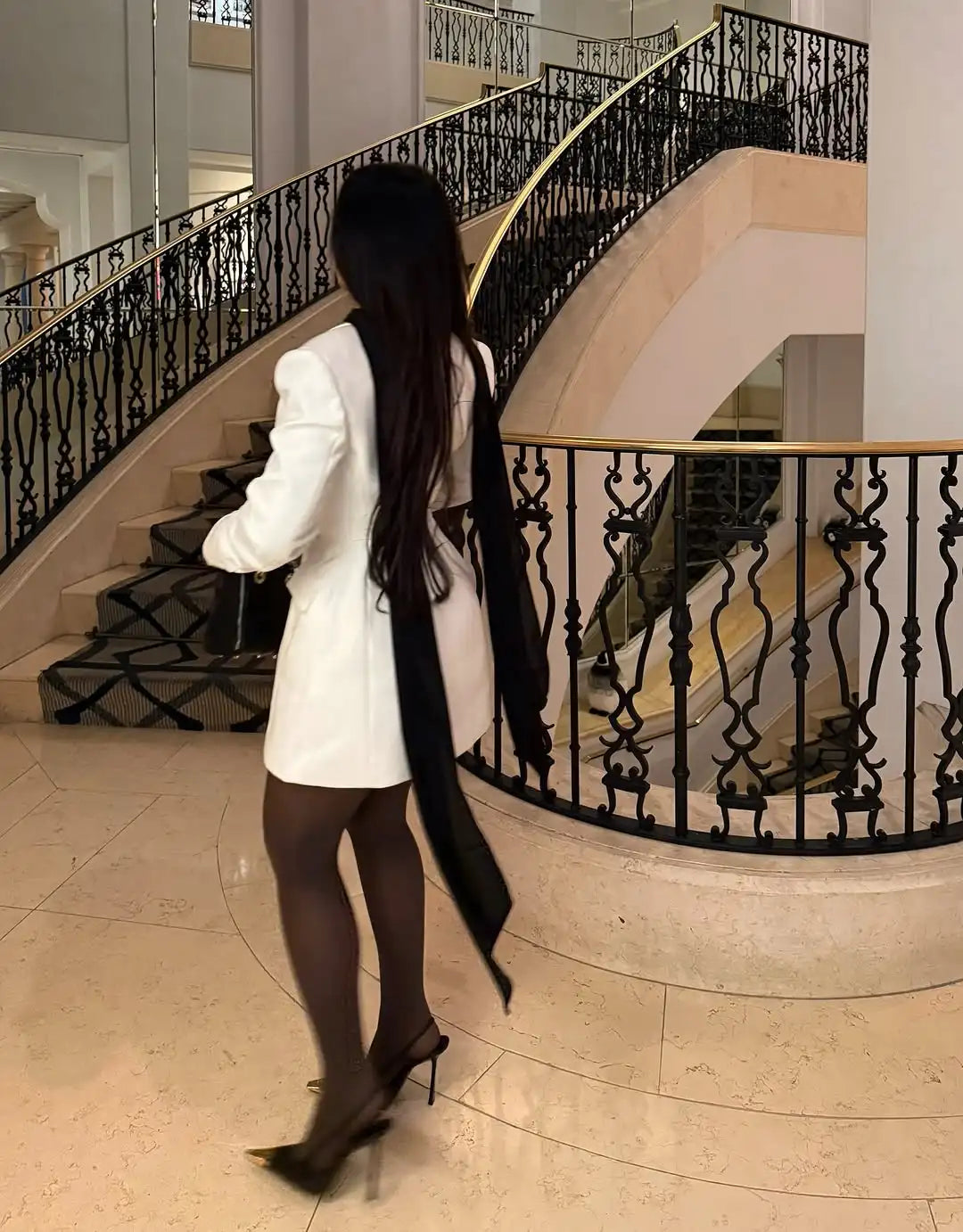 Mini Robe Blazer Femme – Chic, Glamour & Élégante