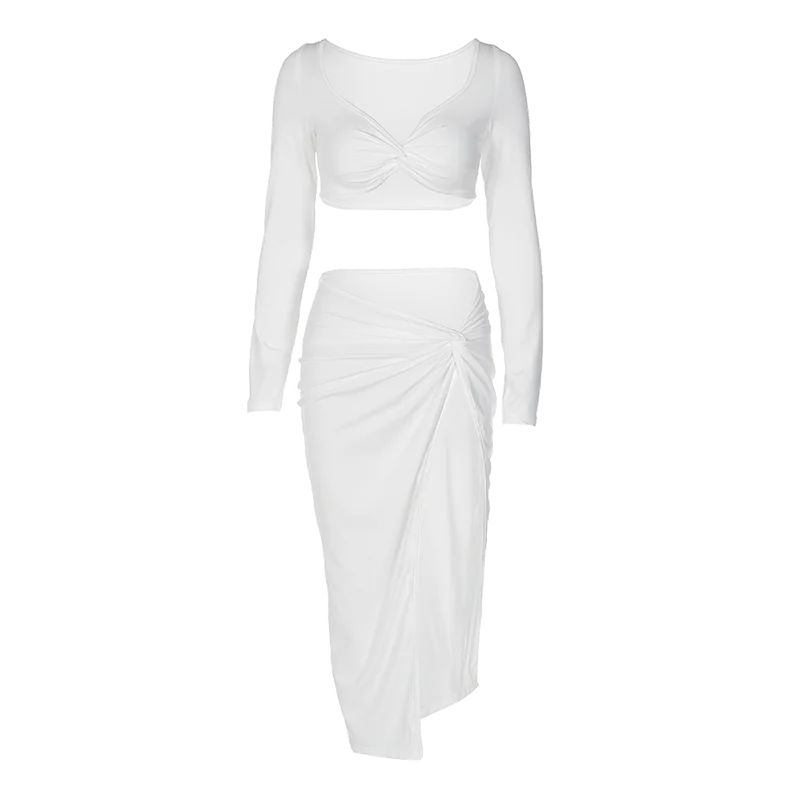 Ensemble Jupe Fendue & Top Croisé – Style Chic & Glamour